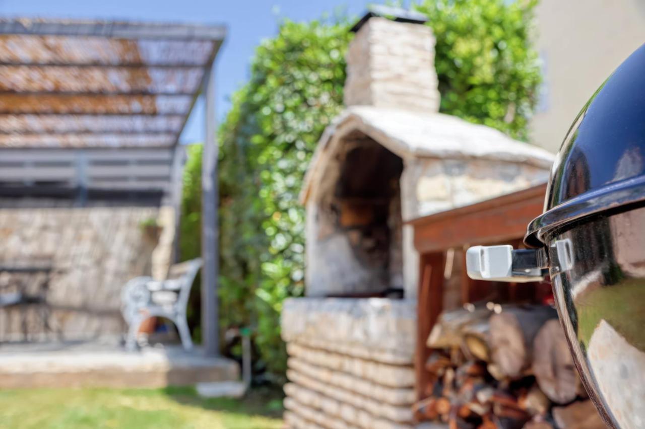 Holiday House "Laurus Garden" With Private Parking Медулин Екстериор снимка
