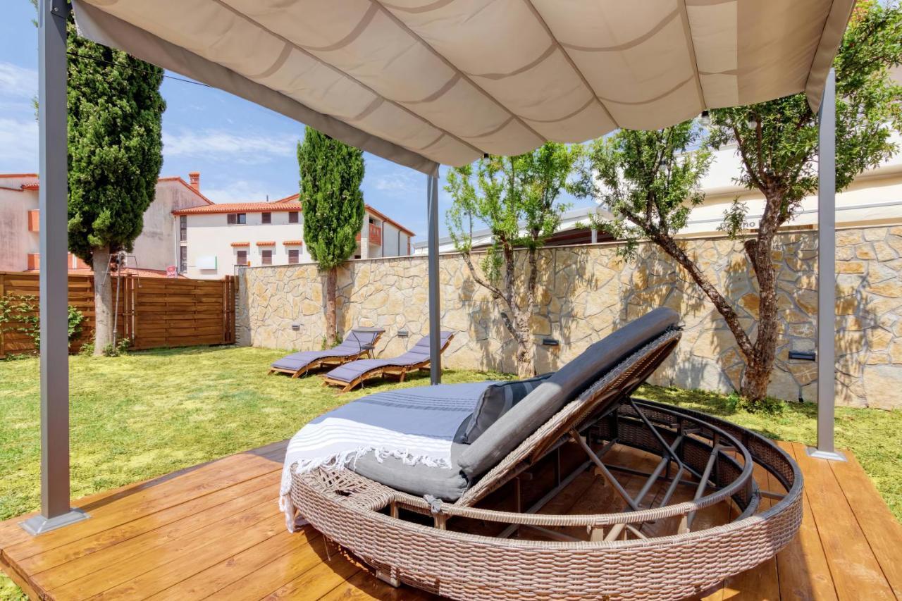 Holiday House "Laurus Garden" With Private Parking Медулин Екстериор снимка