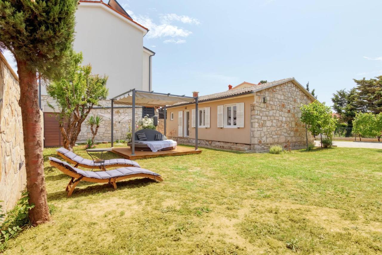 Holiday House "Laurus Garden" With Private Parking Медулин Екстериор снимка