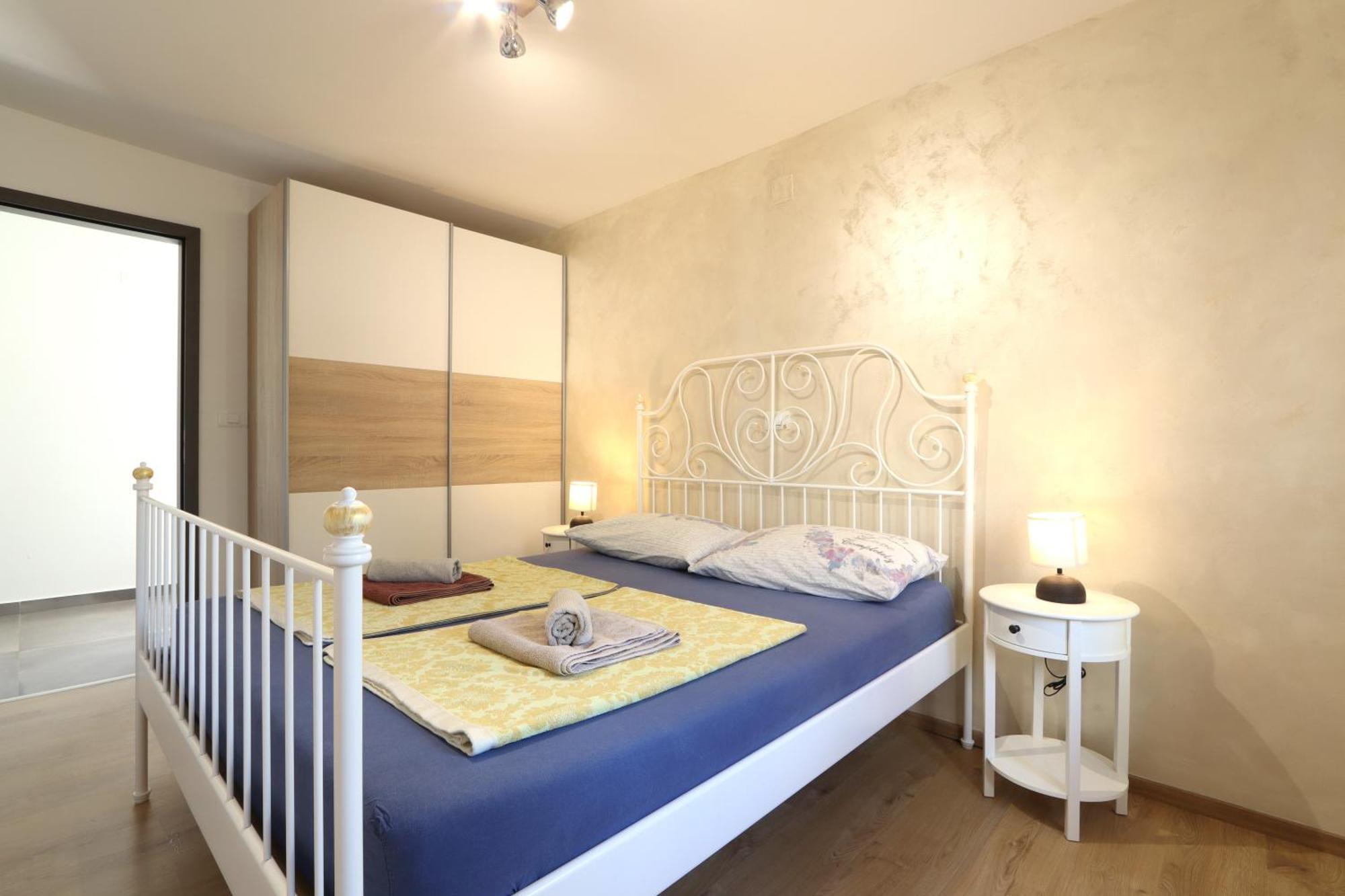 Holiday House "Laurus Garden" With Private Parking Медулин Екстериор снимка