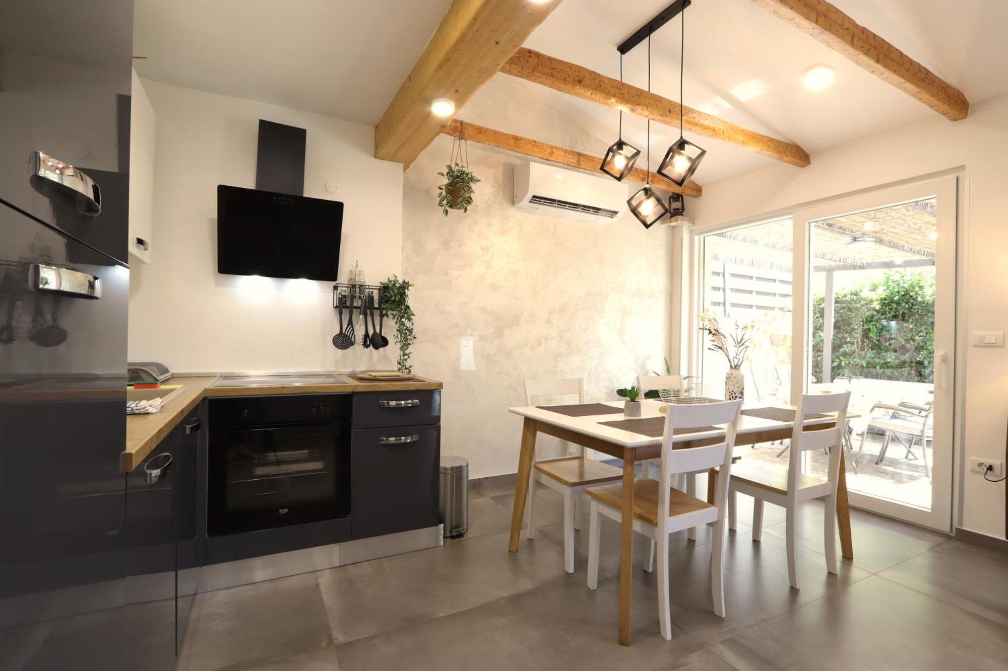 Holiday House "Laurus Garden" With Private Parking Медулин Екстериор снимка