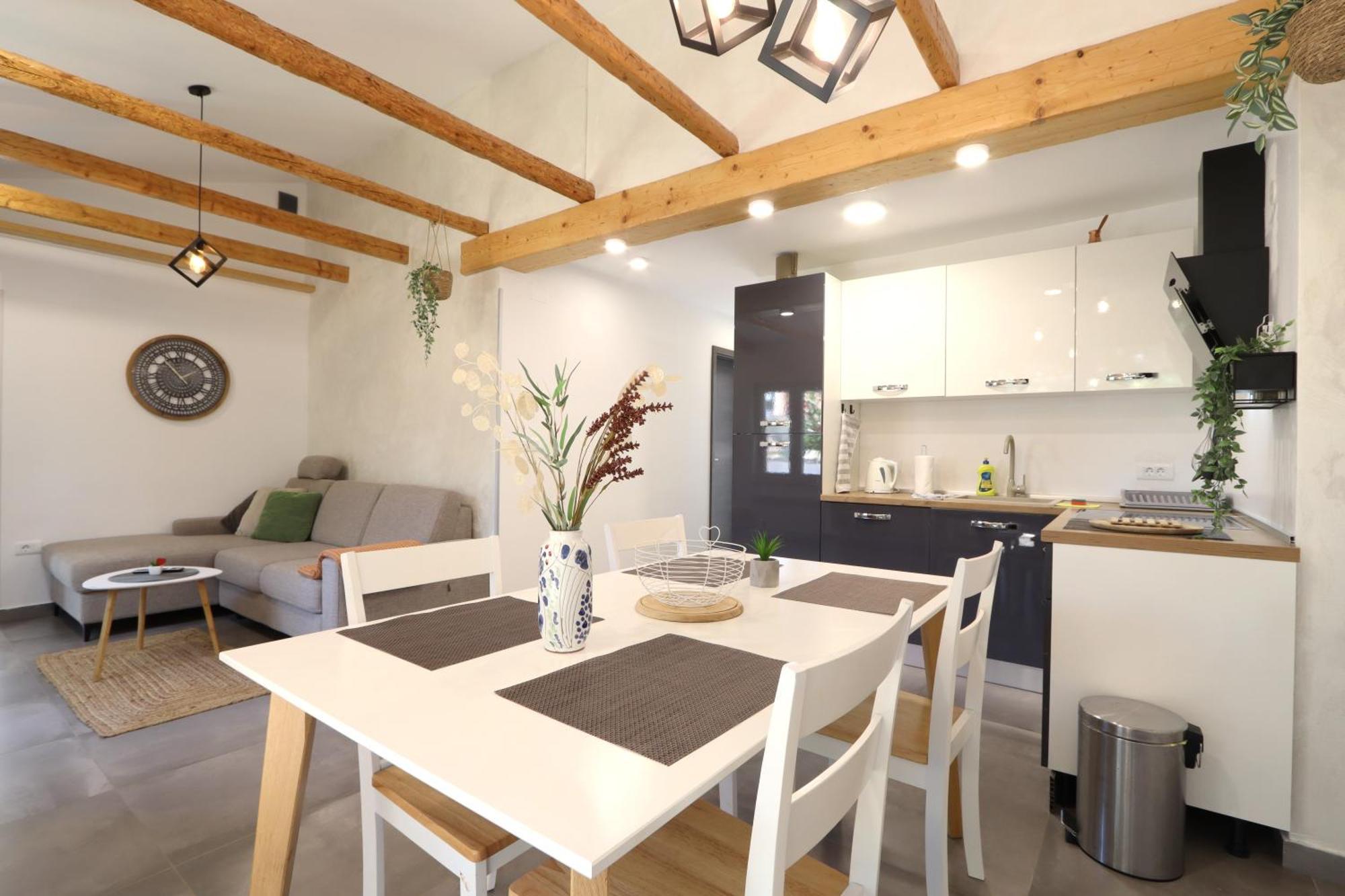 Holiday House "Laurus Garden" With Private Parking Медулин Екстериор снимка